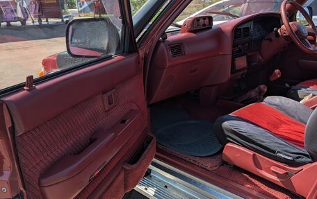 Toyota Hilux Surf III рестайлинг, 1990 год, 800 000 рублей, 11 фотография