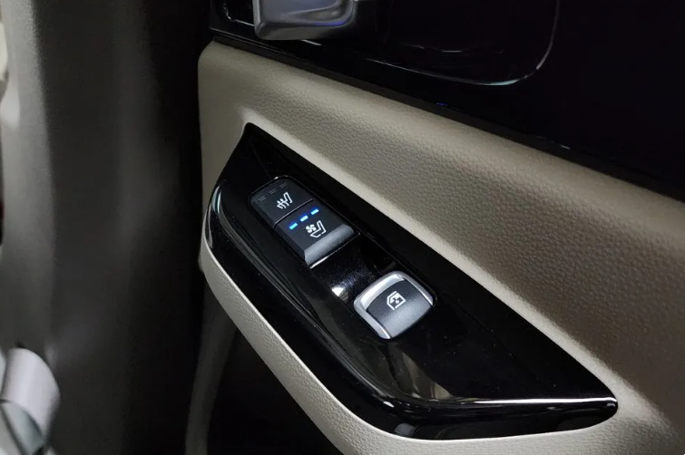 KIA Carnival III, 2021 год, 4 030 000 рублей, 18 фотография
