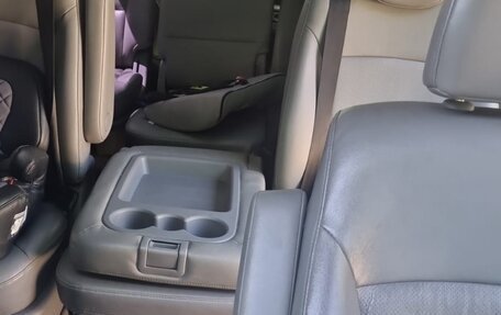 Hyundai Grand Starex Grand Starex I рестайлинг 2, 2015 год, 1 900 000 рублей, 2 фотография