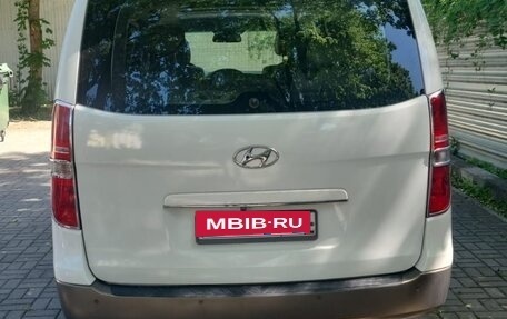 Hyundai Grand Starex Grand Starex I рестайлинг 2, 2015 год, 1 900 000 рублей, 3 фотография