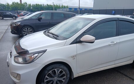 Hyundai Solaris II рестайлинг, 2011 год, 850 000 рублей, 2 фотография