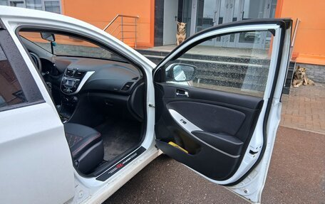 Hyundai Solaris II рестайлинг, 2011 год, 850 000 рублей, 6 фотография