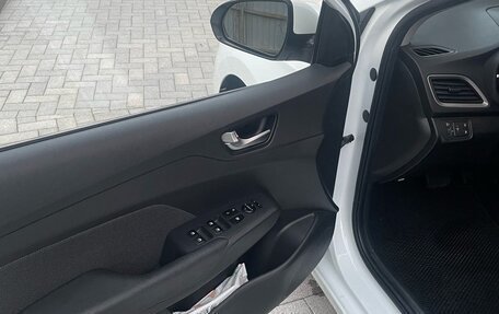 Hyundai Solaris II рестайлинг, 2017 год, 1 670 000 рублей, 13 фотография