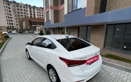 Hyundai Solaris II рестайлинг, 2017 год, 1 670 000 рублей, 5 фотография