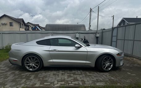 Ford Mustang VI рестайлинг, 2017 год, 2 800 000 рублей, 2 фотография