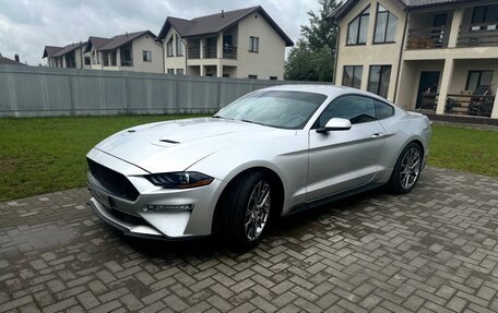 Ford Mustang VI рестайлинг, 2017 год, 2 800 000 рублей, 6 фотография