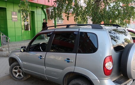 Chevrolet Niva I рестайлинг, 2015 год, 750 000 рублей, 3 фотография