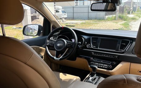 KIA Carnival III, 2017 год, 2 600 000 рублей, 14 фотография