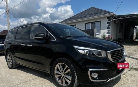 KIA Carnival III, 2017 год, 2 600 000 рублей, 4 фотография