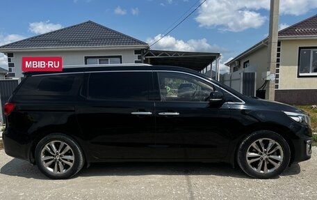 KIA Carnival III, 2017 год, 2 600 000 рублей, 6 фотография