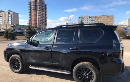 Toyota Land Cruiser Prado 150 рестайлинг 2, 2021 год, 8 500 000 рублей, 6 фотография