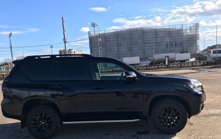 Toyota Land Cruiser Prado 150 рестайлинг 2, 2021 год, 8 500 000 рублей, 4 фотография