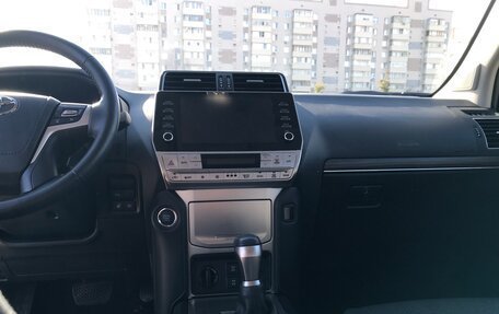 Toyota Land Cruiser Prado 150 рестайлинг 2, 2021 год, 8 500 000 рублей, 22 фотография