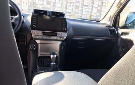 Toyota Land Cruiser Prado 150 рестайлинг 2, 2021 год, 8 500 000 рублей, 23 фотография