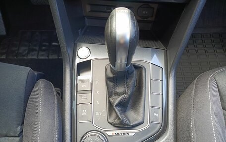 Volkswagen Tiguan II, 2017 год, 2 475 090 рублей, 23 фотография