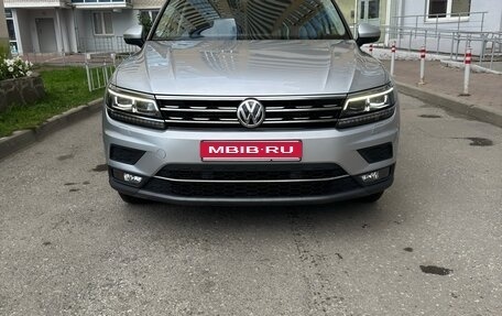 Volkswagen Tiguan II, 2018 год, 2 850 000 рублей, 1 фотография