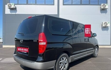 Hyundai H-1 II рестайлинг, 2019 год, 2 715 000 рублей, 3 фотография