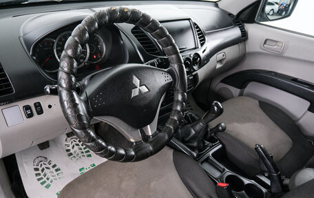 Mitsubishi L200 IV рестайлинг, 2011 год, 1 149 000 рублей, 9 фотография