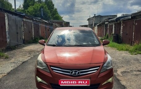 Hyundai Solaris II рестайлинг, 2015 год, 855 000 рублей, 2 фотография