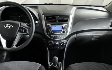 Hyundai Solaris II рестайлинг, 2011 год, 599 000 рублей, 11 фотография