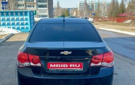Chevrolet Cruze II, 2010 год, 550 000 рублей, 3 фотография