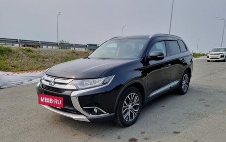 Mitsubishi Outlander III рестайлинг 3, 2018 год, 2 000 000 рублей, 4 фотография