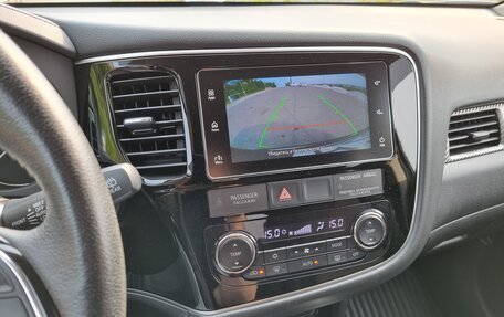 Mitsubishi Outlander III рестайлинг 3, 2018 год, 2 000 000 рублей, 12 фотография