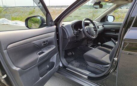 Mitsubishi Outlander III рестайлинг 3, 2018 год, 2 000 000 рублей, 5 фотография
