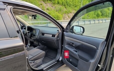 Mitsubishi Outlander III рестайлинг 3, 2018 год, 2 000 000 рублей, 8 фотография