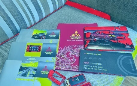Mitsubishi Outlander III рестайлинг 3, 2018 год, 2 000 000 рублей, 18 фотография