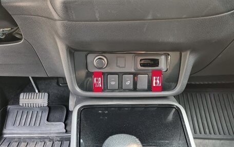Mitsubishi Outlander III рестайлинг 3, 2018 год, 2 000 000 рублей, 14 фотография