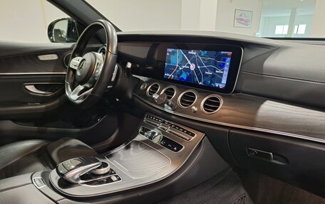 Mercedes-Benz E-Класс, 2020 год, 3 700 000 рублей, 20 фотография