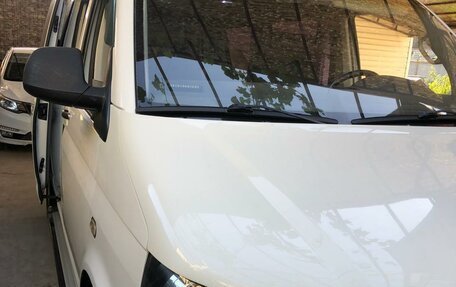 Volkswagen Caravelle T5, 2006 год, 1 650 000 рублей, 6 фотография