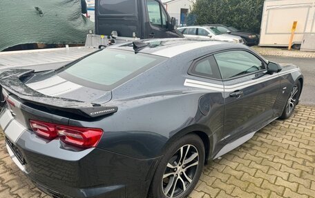 Chevrolet Camaro VI, 2022 год, 2 925 000 рублей, 4 фотография