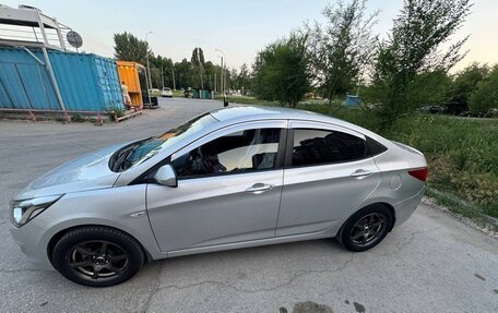 Hyundai Solaris II рестайлинг, 2015 год, 610 000 рублей, 4 фотография