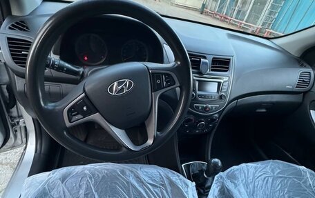 Hyundai Solaris II рестайлинг, 2015 год, 610 000 рублей, 7 фотография