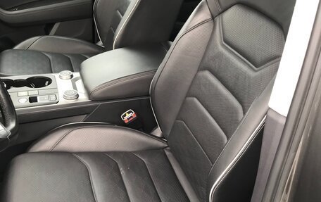 Volkswagen Touareg III, 2020 год, 4 150 000 рублей, 10 фотография