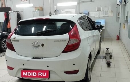 Hyundai Solaris II рестайлинг, 2012 год, 650 000 рублей, 2 фотография