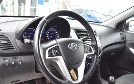 Hyundai Solaris II рестайлинг, 2012 год, 800 000 рублей, 15 фотография