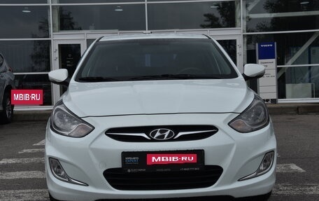 Hyundai Solaris II рестайлинг, 2012 год, 800 000 рублей, 2 фотография