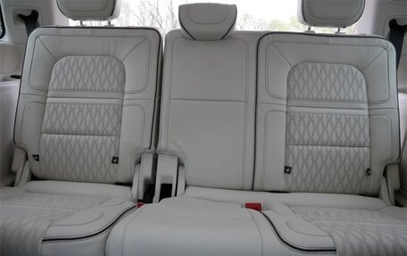 Lincoln Navigator, 2024 год, 10 900 000 рублей, 15 фотография