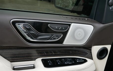 Lincoln Navigator, 2024 год, 10 900 000 рублей, 16 фотография