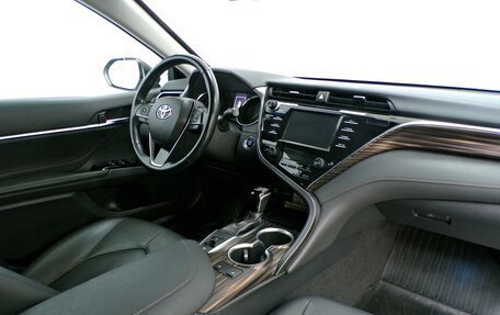 Toyota Camry, 2018 год, 2 554 400 рублей, 4 фотография