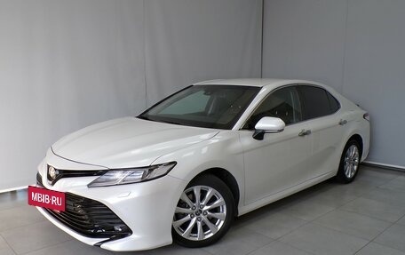 Toyota Camry, 2018 год, 2 554 400 рублей, 2 фотография