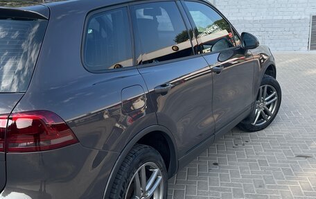 Volkswagen Touareg III, 2011 год, 1 999 999 рублей, 2 фотография