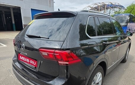 Volkswagen Tiguan II, 2021 год, 2 950 000 рублей, 2 фотография