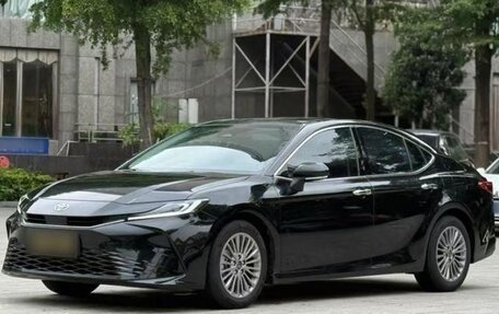 Toyota Camry, 2025 год, 3 242 000 рублей, 2 фотография