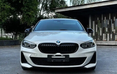 BMW 1 серия, 2022 год, 1 900 000 рублей, 2 фотография