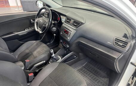 KIA Rio III рестайлинг, 2015 год, 999 900 рублей, 12 фотография