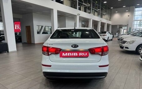 KIA Rio III рестайлинг, 2015 год, 999 900 рублей, 7 фотография